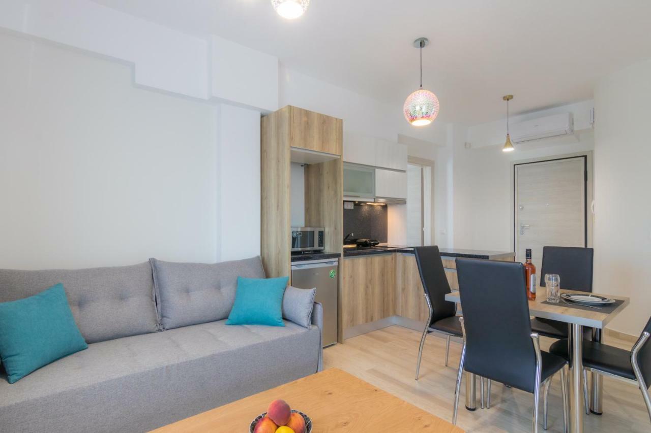 Apartment L&s House